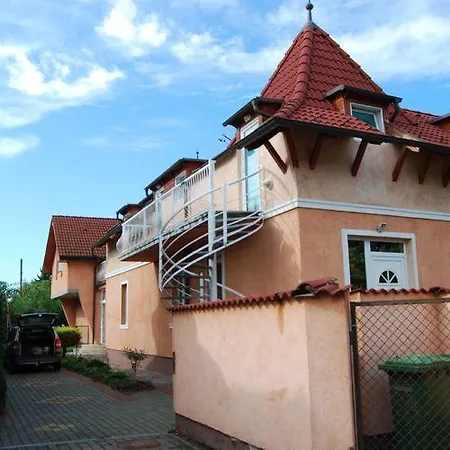 Siofok, Kele Apartmanhaz