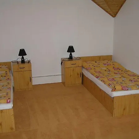 Siofok, Kele Apartmanhaz アパート *