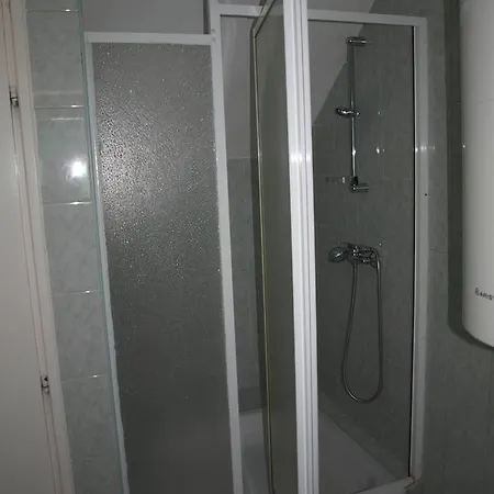 Siofok, Kele Apartmanhaz アパート *